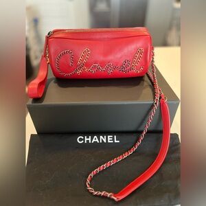 100% Authentic CHANEL Calfskin Chain 20s Signature Bowling Bag